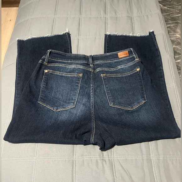 Judy Blue Jeans - Picture 2 of 10